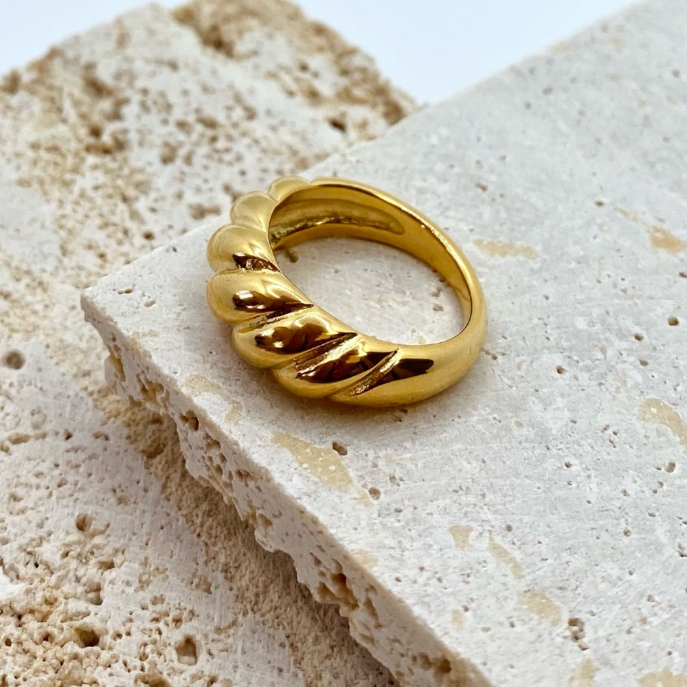Kara Ring