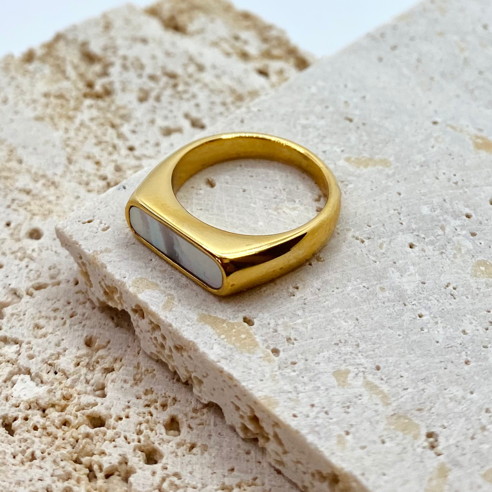 Zoila Ring